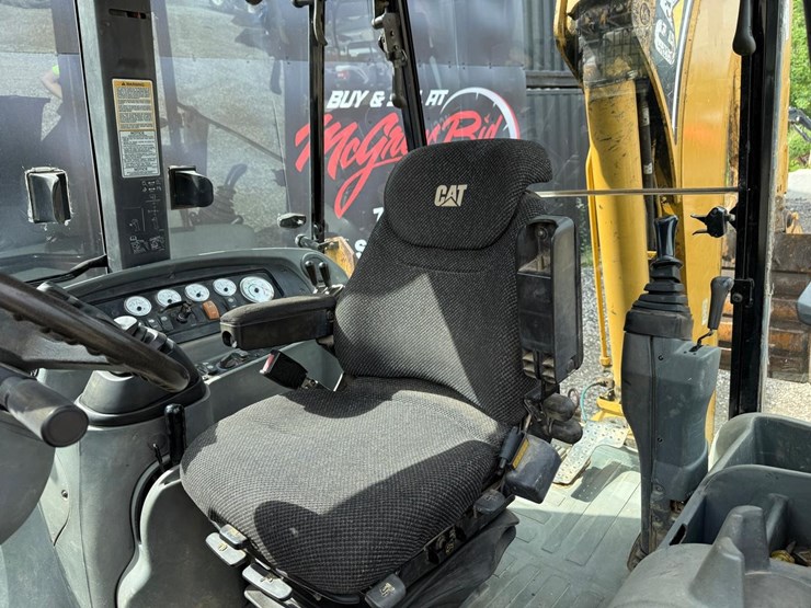 caterpillar-420d-image-21