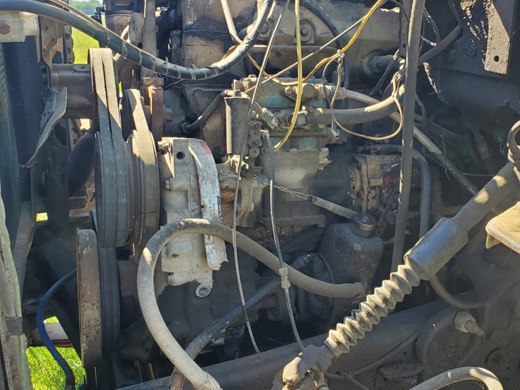 1980-ford-l8000-image-3