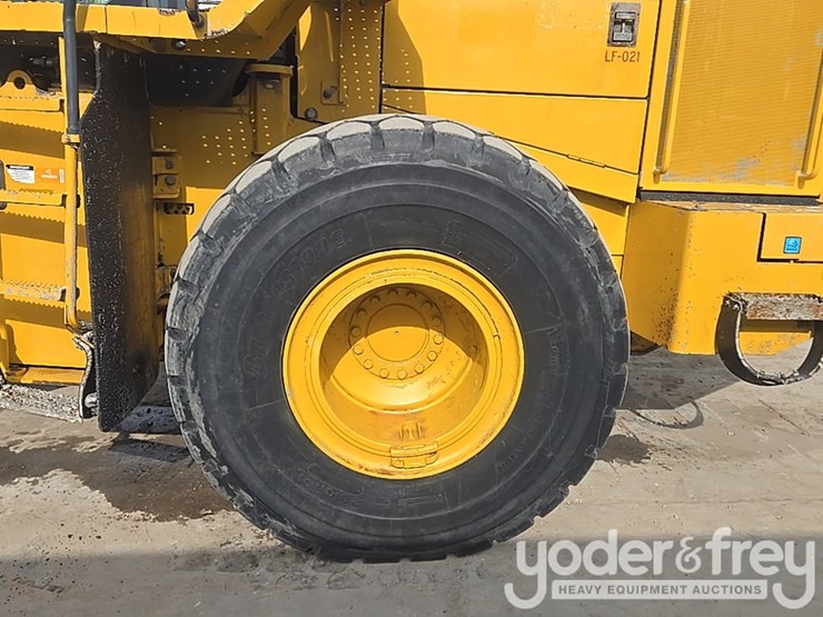 2019-deere-724k-image-11