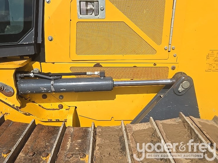 2023-deere-650k-lgp-image-27