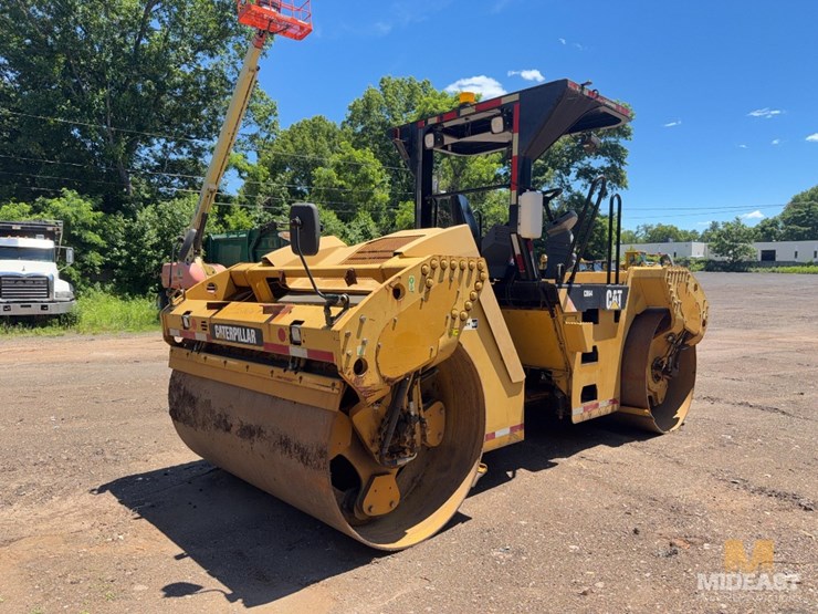 2010-caterpillar-cb64-image-1
