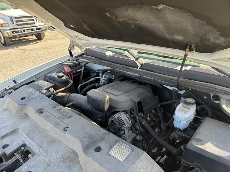 2011-chevrolet-silverado-2500-image-8