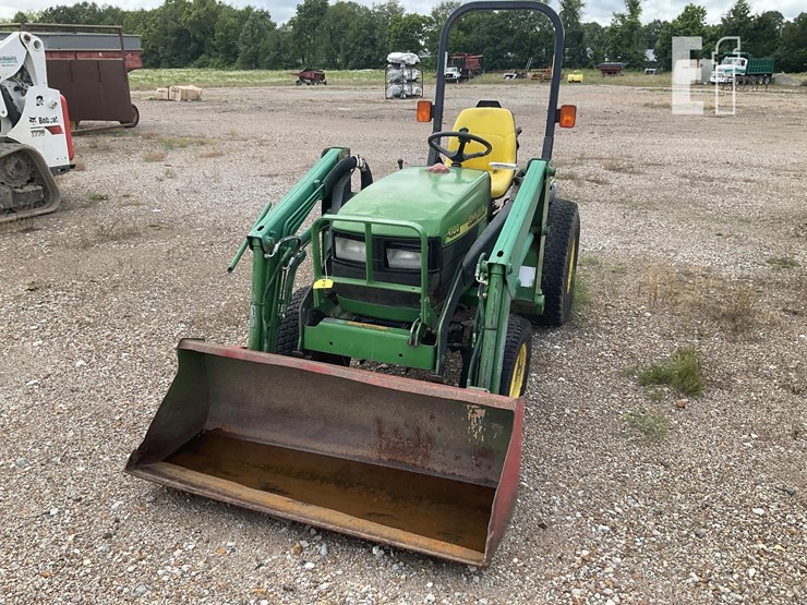 john-deere-4100-image-1