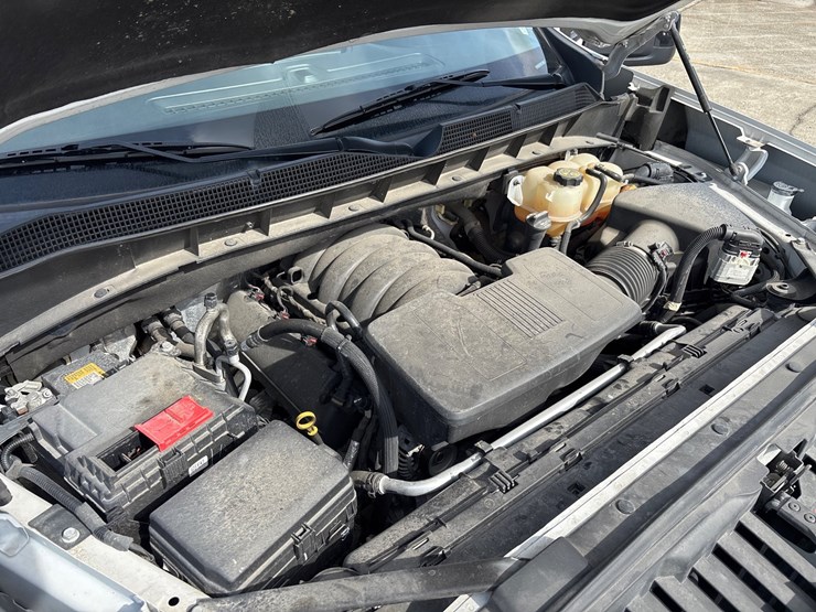 #3625-•-2022-chevrolet-silverado-pickup-truck-image-18