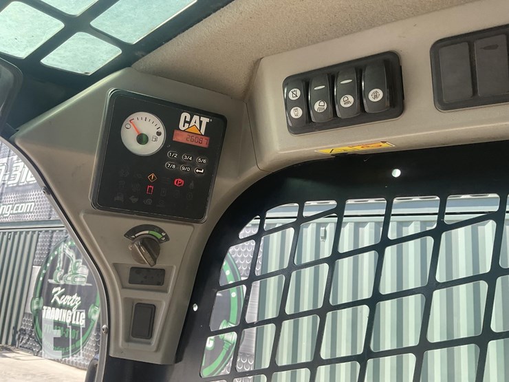 2017-caterpillar-259d-image-13