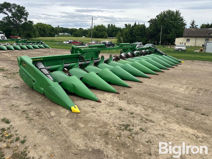 2021-john-deere-c12f-image-3