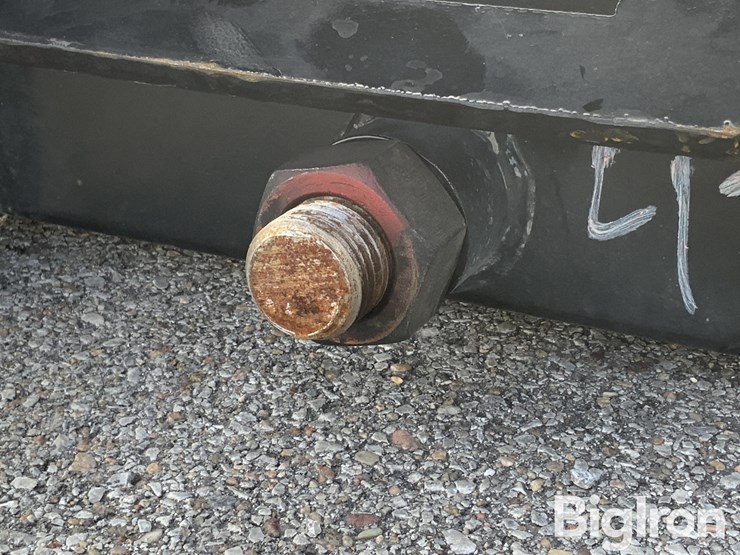 2026-massey-ferguson-730-image-13