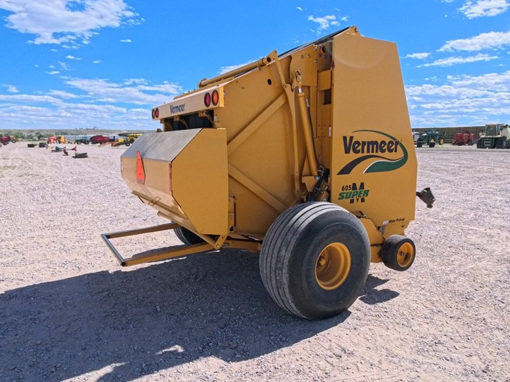 2010-vermeer-605-image-6