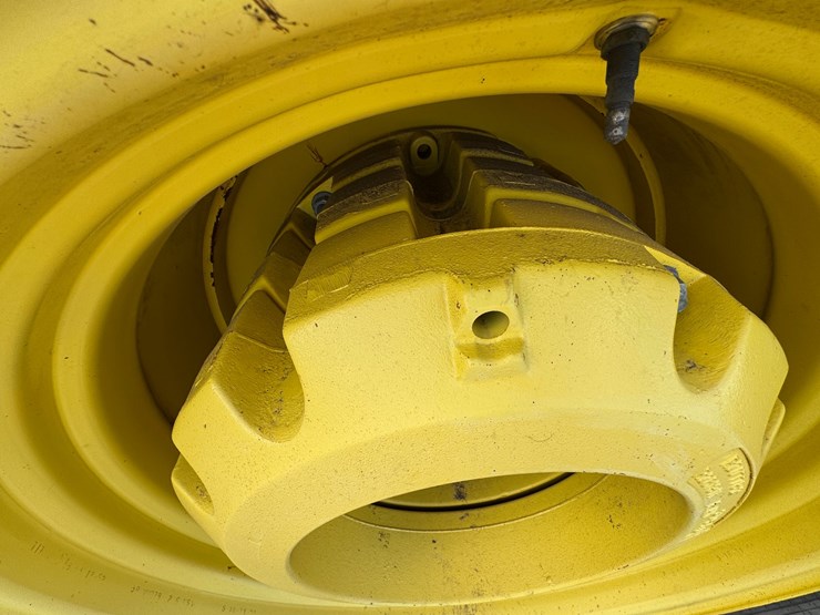 2012-john-deere-9510r-image-28