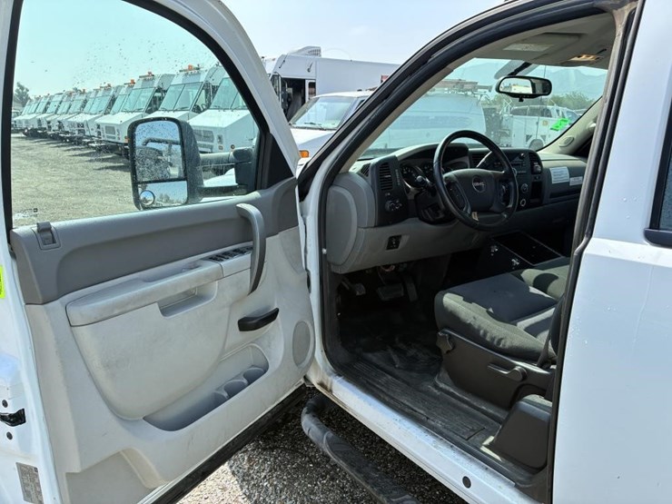 2012-gmc-2500hd-image-19