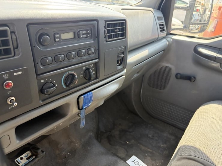 2002-ford-f450-image-17