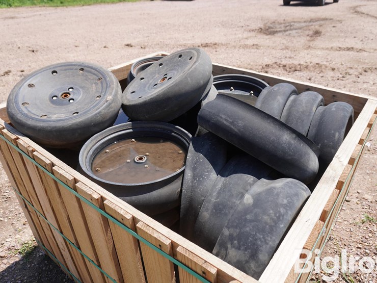 case-ih-gauge-wheels-image-5