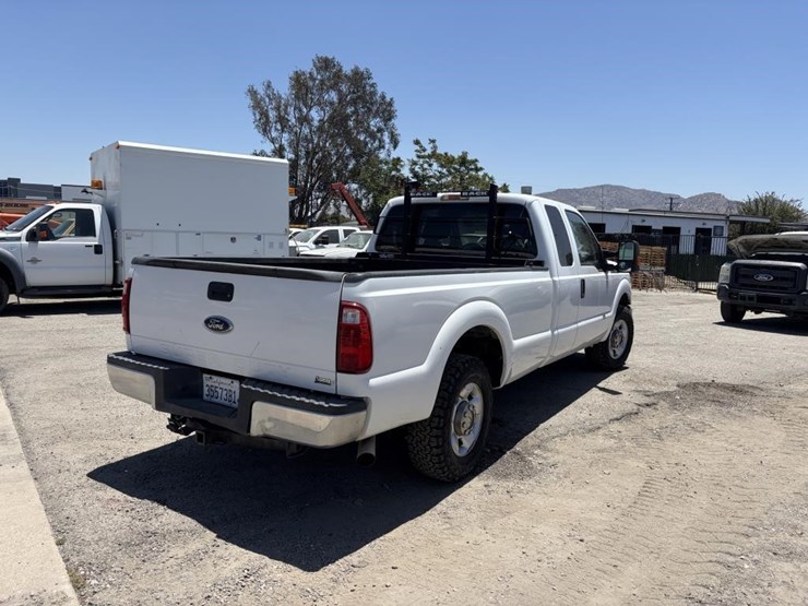 2011-ford-f250-image-3