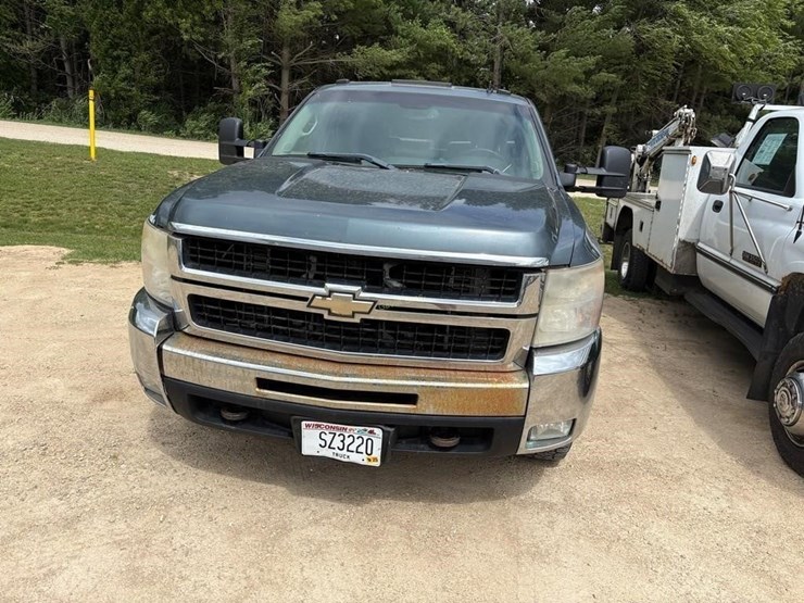 2008-chevrolet-2500-image-2