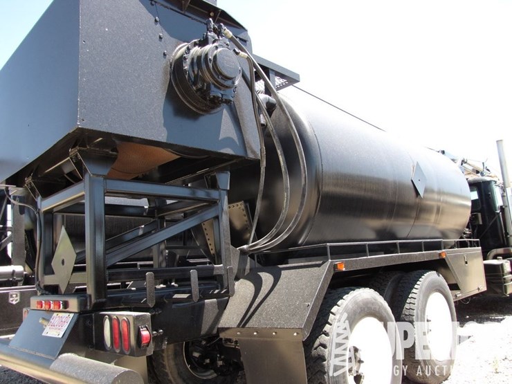 2002-mack-rd688s-image-10