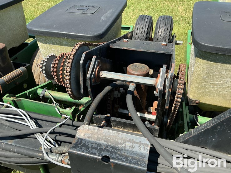 black-machine-12-30-image-17