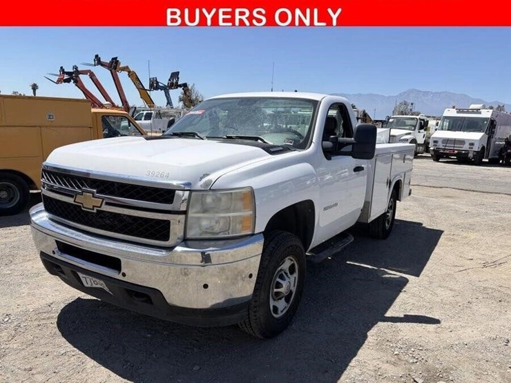 2011-chevrolet-silverado-2500-image-1