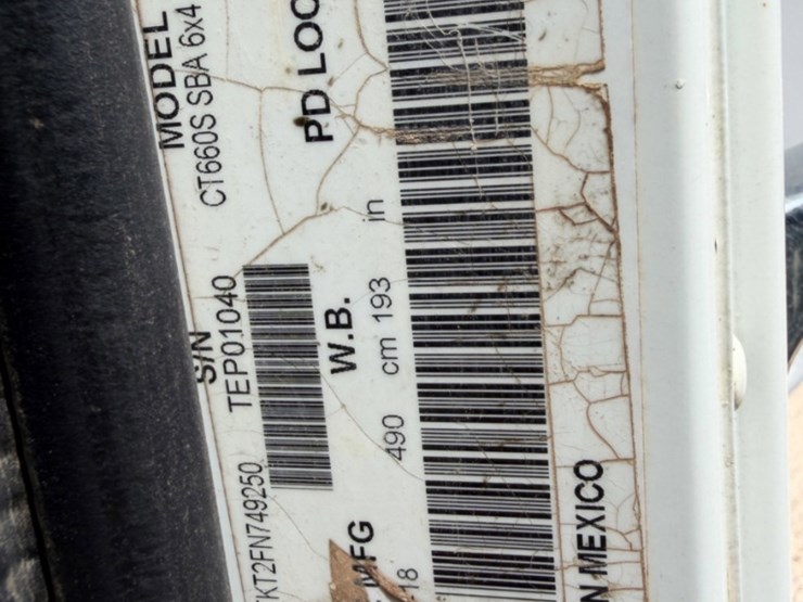 2015-caterpillar-ct660-image-19