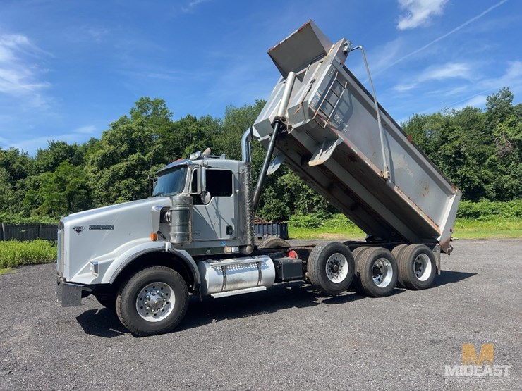 2011-kenworth-t800w-image-13