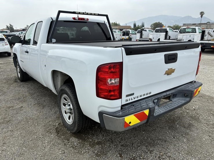 2011-chevrolet-1500-image-4