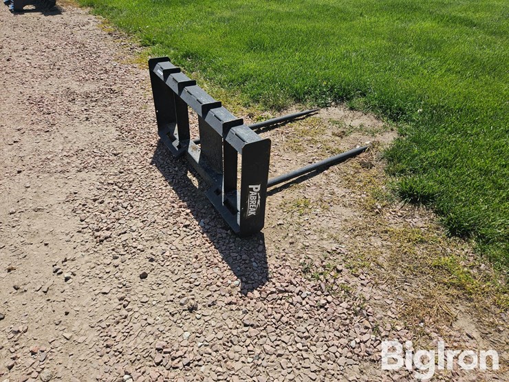 2026-pabreak-bale-spear-skid-steer-attachment-image-5