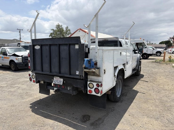 2011-ford-f450-image-3