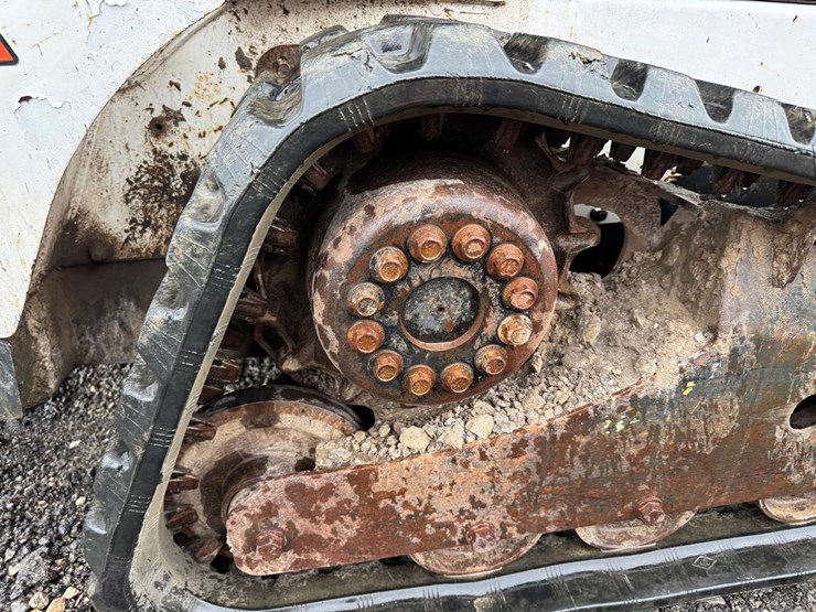 2015-bobcat-t590-image-18