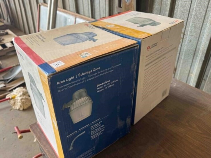 2-yard-fluorescent-lights-image-3