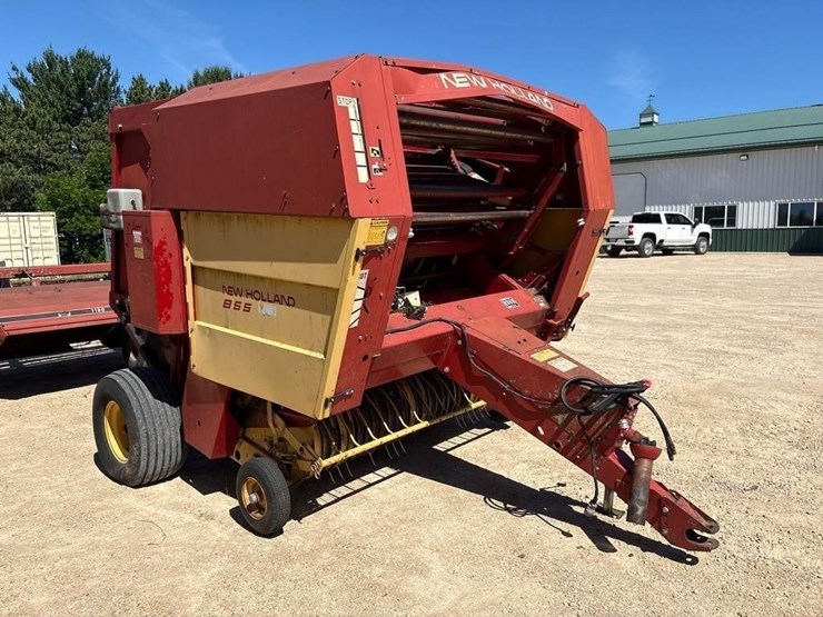 new-holland-855-image-4