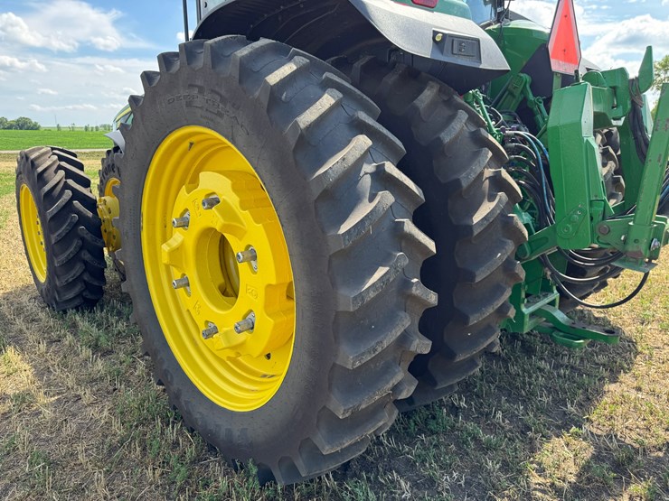 2023-john-deere-8r-340-image-25