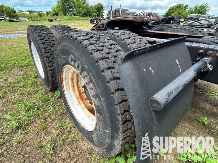 (x)-(9-38)-2005-mack-cxn613-wet-kit-day-cab-t/a-tr...-image-5