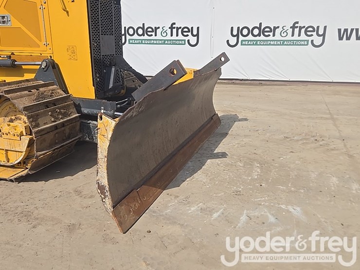 2023-deere-650k-lgp-image-21