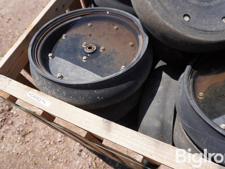 case-ih-gauge-wheels-image-9