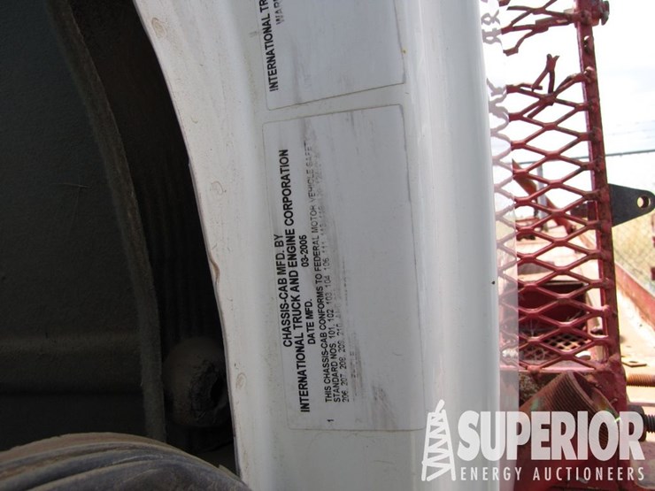 2005-international-durastar-4300-image-8