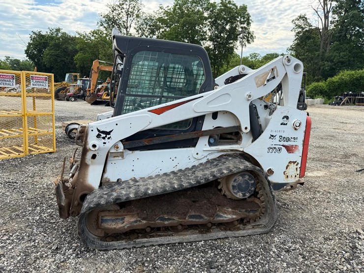 2017-bobcat-t770-image-1