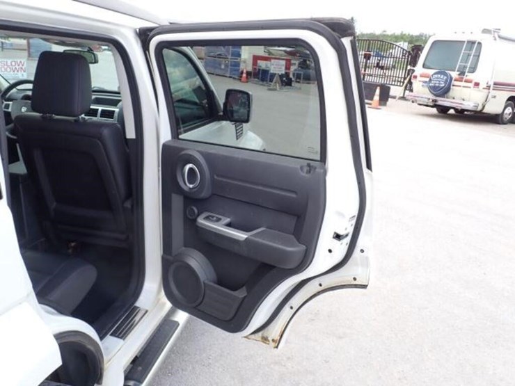 2008-dodge-nitro-image-44