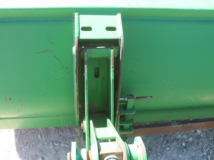 2004-john-deere-7320-image-17