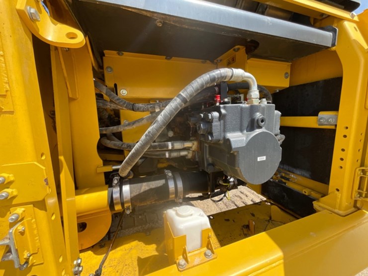 2022-komatsu-pc490-lc-11-image-21
