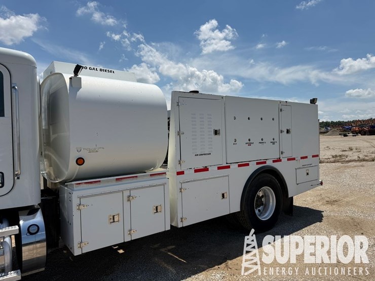 2013-peterbilt-337-image-5