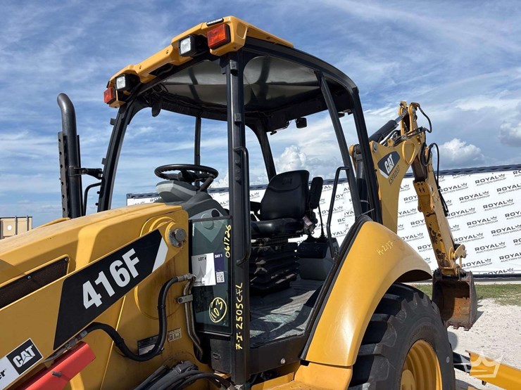 2015-caterpillar-416f-image-29