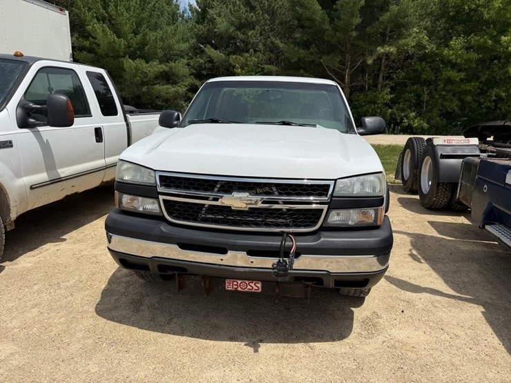 2006-chevrolet-silverado-1500-image-2
