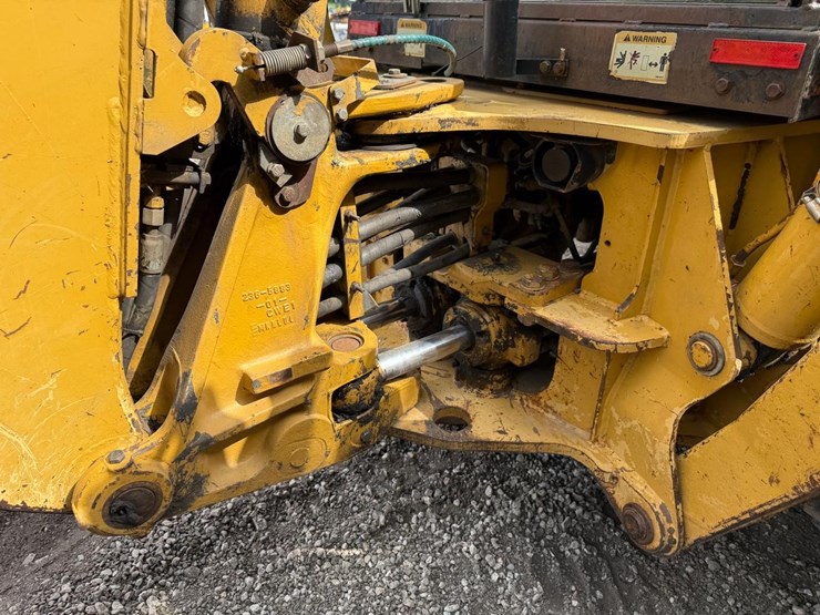 caterpillar-420d-image-14