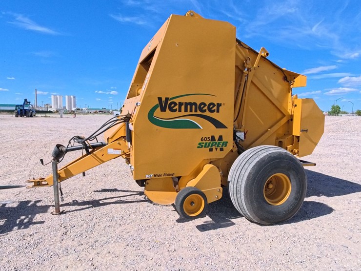 2010-vermeer-605-image-69