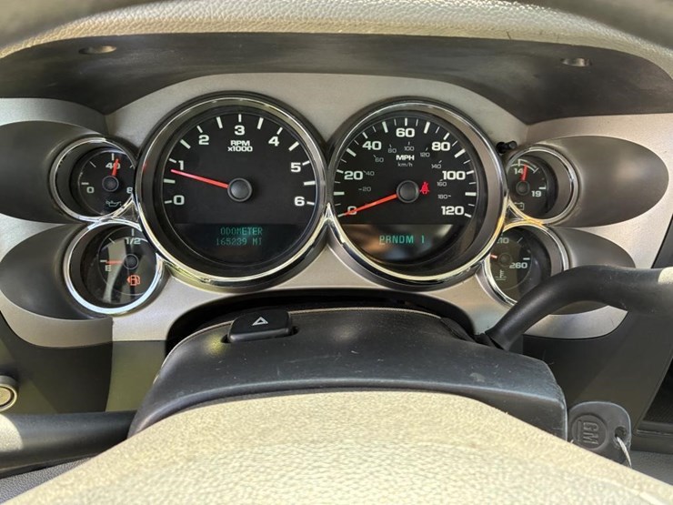 2011-chevrolet-silverado-2500-image-17