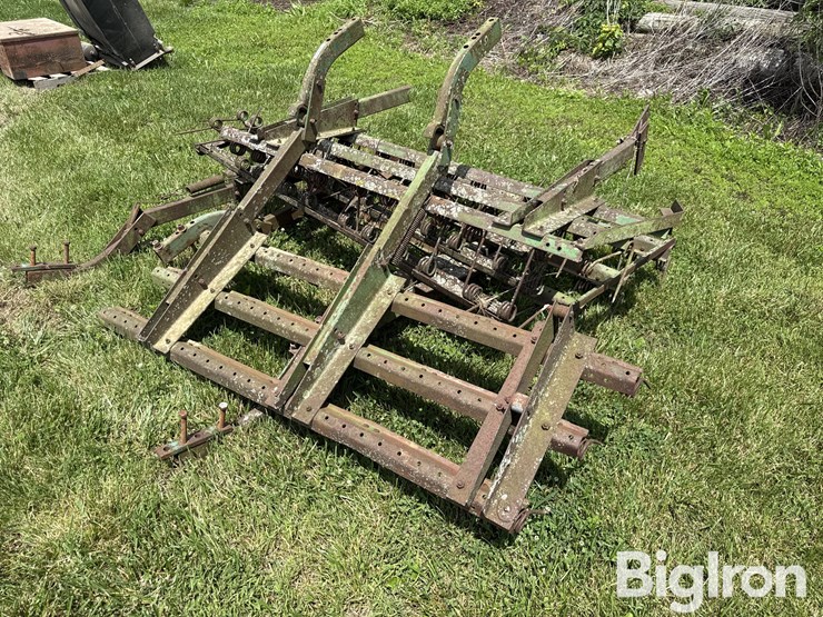 john-deere-spring-tooth-harrow-sections-image-1