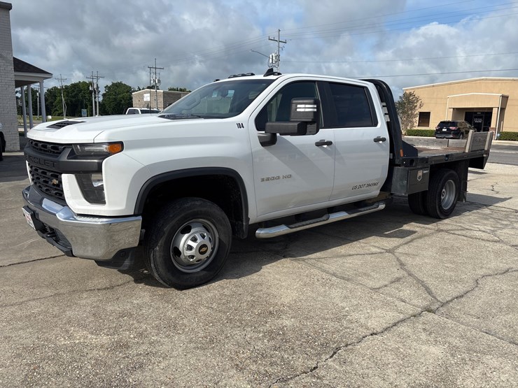 2021-chevrolet-silverado-3500-image-1