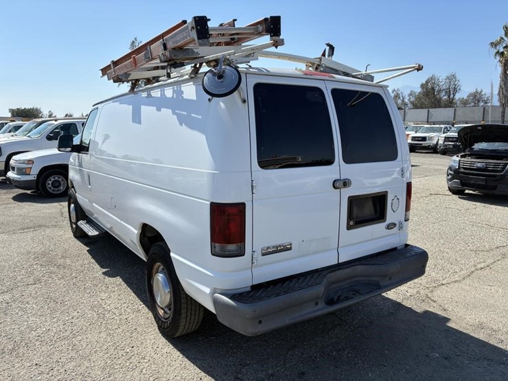 2006-ford-e350-image-4