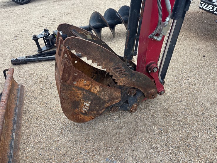 yanmar-vio25-6a-image-5