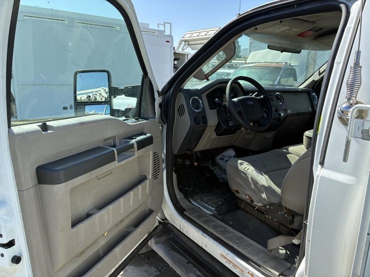2008-ford-f550-xlt-image-22