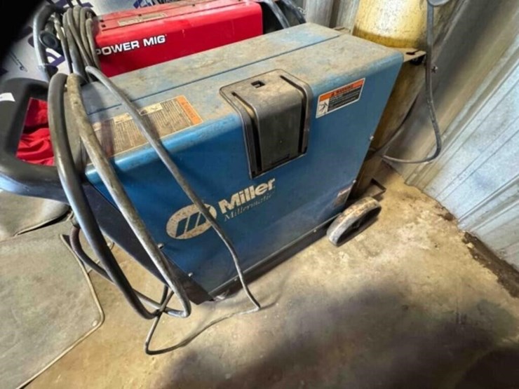 miller-millermatic-210-mig-welder,-on-wheels-image-5